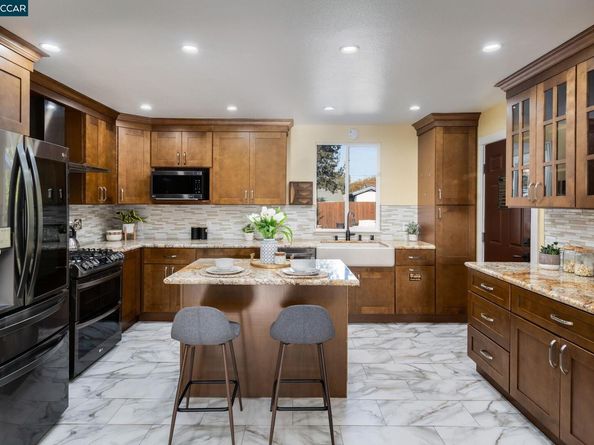 2941 Crawford St, Concord CA 94518