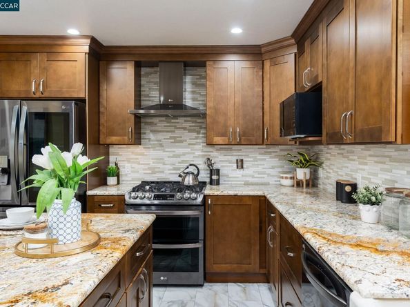 2941 Crawford St, Concord CA 94518