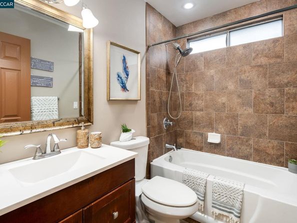 2941 Crawford St, Concord CA 94518