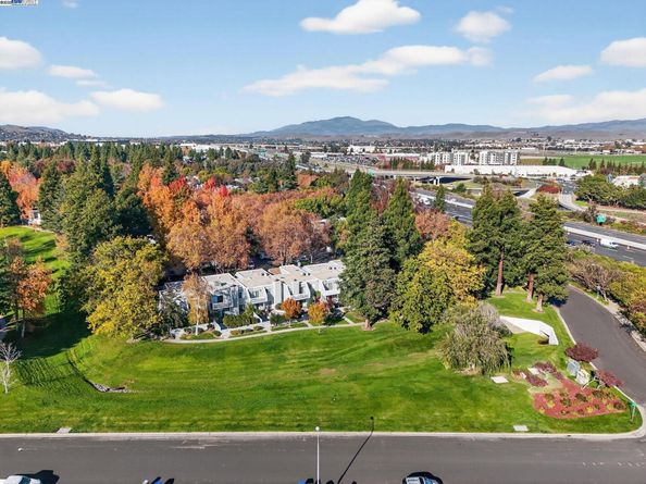 7210 Valley View Ct, Pleasanton CA 94588