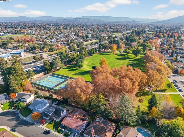 7210 Valley View Ct, Pleasanton CA 94588