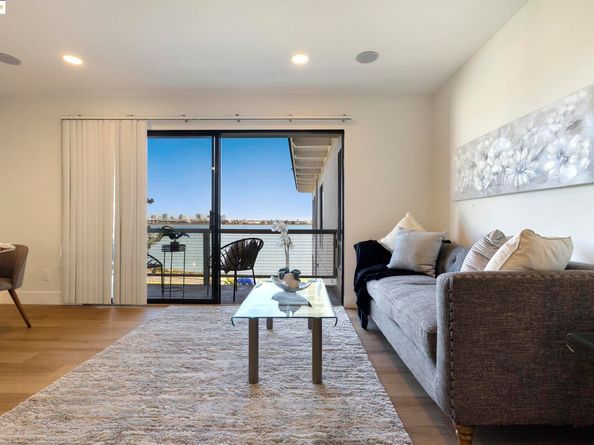 2 Anchor F497, Emeryville CA 94608