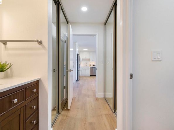 2 Anchor F497, Emeryville CA 94608