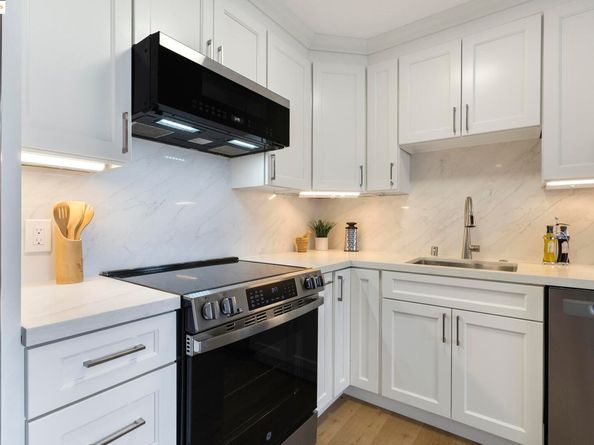 2 Anchor F497, Emeryville CA 94608