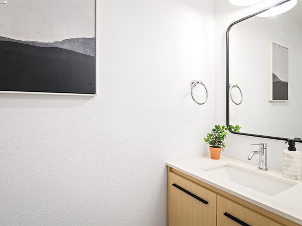 11733 Casa Linda Ct, Dublin CA 94568