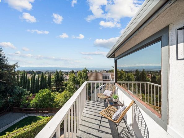 1910 Vinehill Circle, Fremont CA 94539