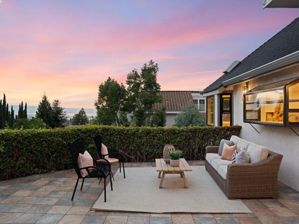 1910 Vinehill Circle, Fremont CA 94539