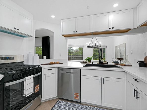 21314 Gary Dr 214, Hayward CA 94546
