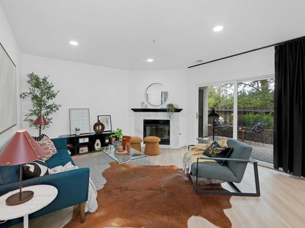 21314 Gary Dr 214, Hayward CA 94546