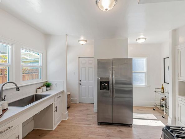 1007 47Th St, Emeryville CA 94608