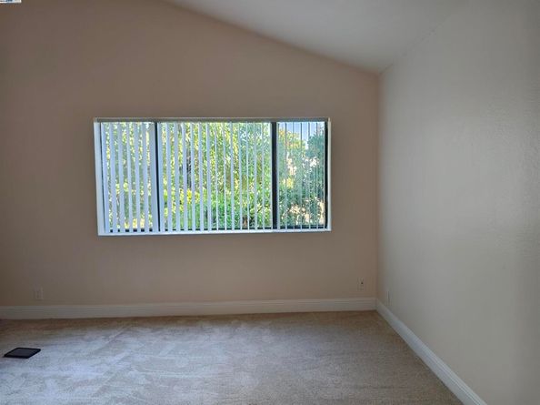 1005 Imperial PL, Hayward CA 94541