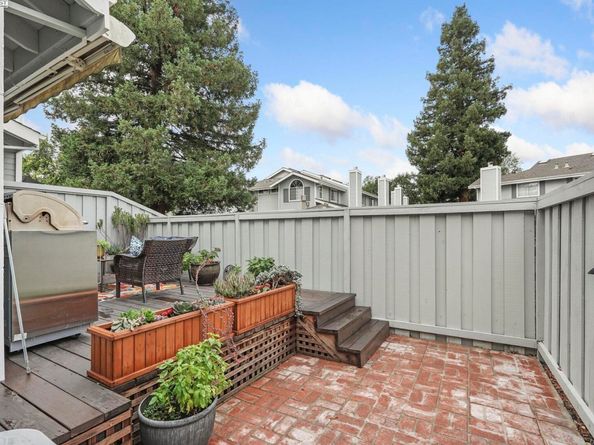 519 Saint John St, Pleasanton CA 94566