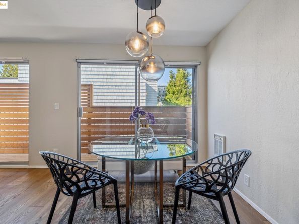 375 Jayne Ave 402, Oakland CA 94610