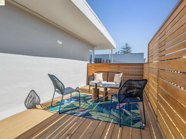 375 Jayne Ave 402, Oakland CA 94610
