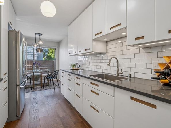 375 Jayne Ave 402, Oakland CA 94610