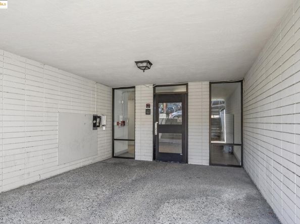 375 Jayne Ave 402, Oakland CA 94610