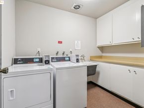 375 Jayne Ave 402, Oakland CA 94610
