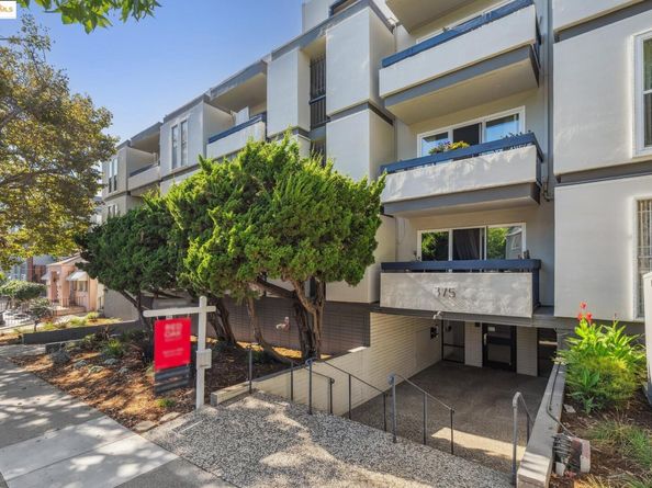 375 Jayne Ave 402, Oakland CA 94610