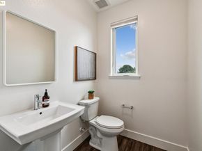 985 41St St 140, Oakland CA 94608