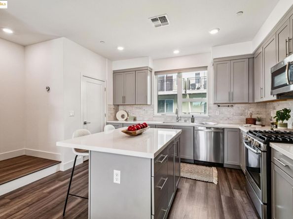 985 41St St 140, Oakland CA 94608