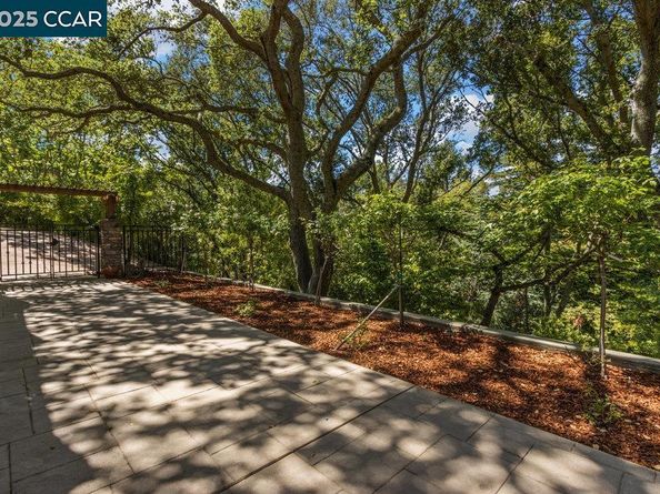 3949 Canyon Dr, Lafayette CA 94549