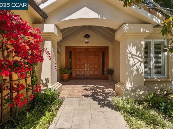 3949 Canyon Dr, Lafayette CA 94549
