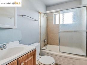 1011 Delaware St, Berkeley CA 94710