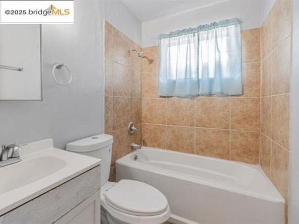 1011 Delaware St, Berkeley CA 94710