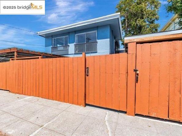 1011 Delaware St, Berkeley CA 94710