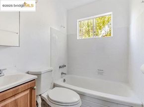 1011 Delaware St, Berkeley CA 94710