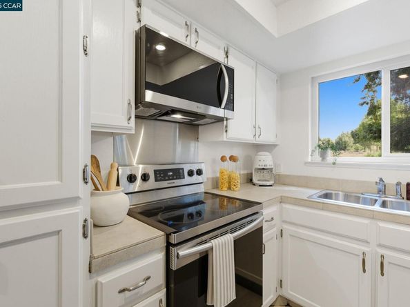 2055 Sierra Rd 71, Concord CA 94518