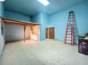 1138 E 12th St., Oakland CA 94606