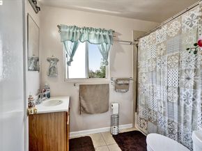 1390 Highland Blvd, Hayward CA 94542
