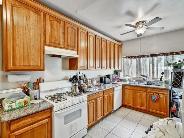 1390 Highland Blvd, Hayward CA 94542