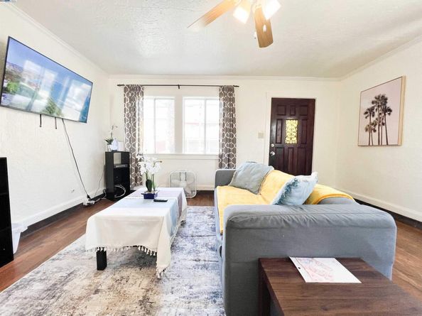9325 Hillside St, Oakland CA 94603