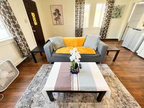 9325 Hillside St, Oakland CA 94603