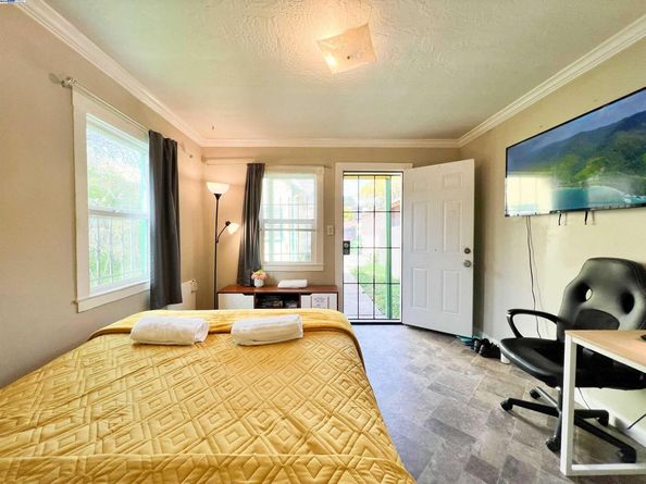 9325 Hillside St, Oakland CA 94603