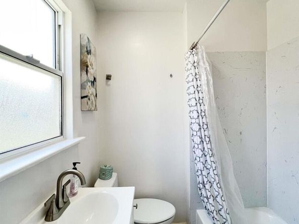 9325 Hillside St, Oakland CA 94603