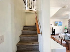 9325 Hillside St, Oakland CA 94603