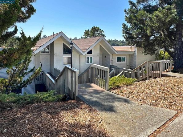 1984 Ascot Dr C, Moraga CA 94556