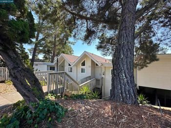 1984 Ascot Dr
