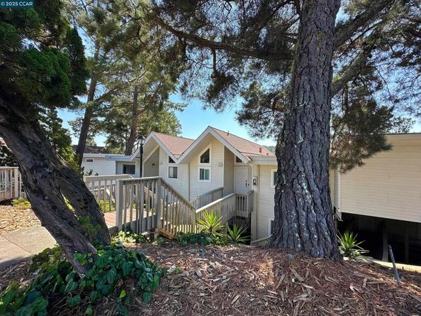 1984 Ascot Dr C, Moraga CA 94556