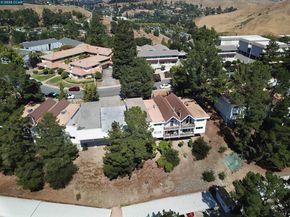 1984 Ascot Dr C, Moraga CA 94556