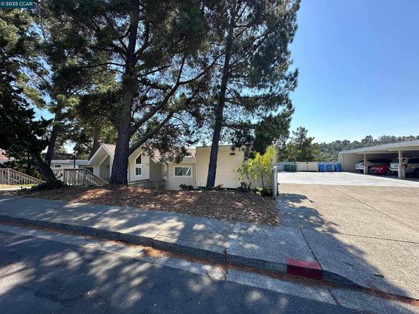 1984 Ascot Dr C, Moraga CA 94556