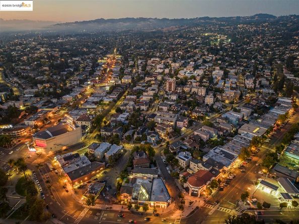 3317 Harrison St, Oakland CA 94611