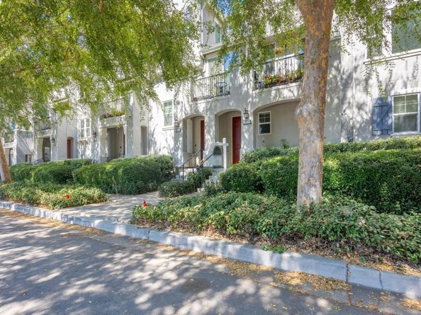 185 Heligan Ln 9, Livermore CA 94551