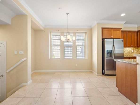 185 Heligan Ln 9, Livermore CA 94551
