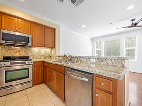 185 Heligan Ln 9, Livermore CA 94551