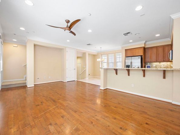 185 Heligan Ln 9, Livermore CA 94551