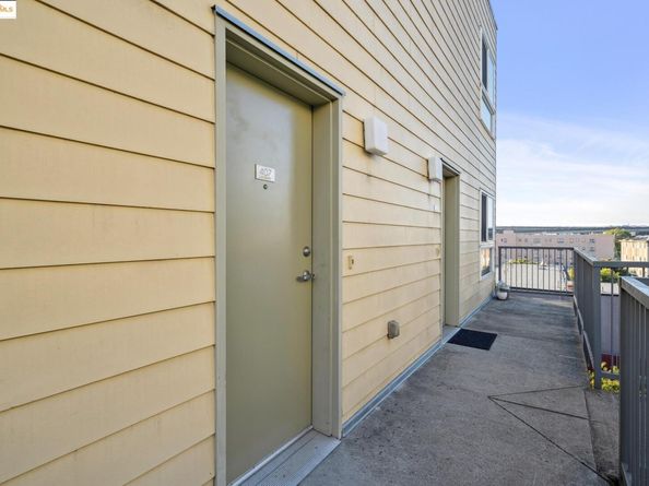 485 W Macarthur Blvd 407, Oakland CA 94609
